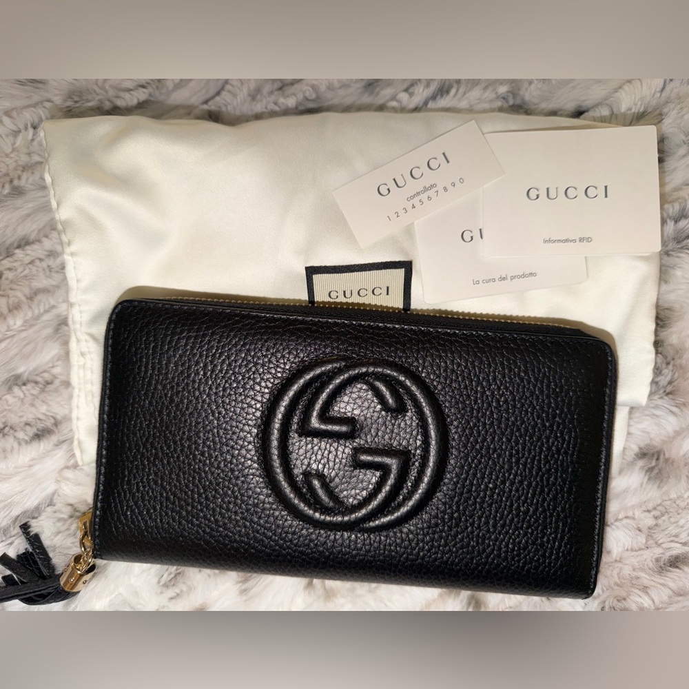 Gucci Pebbled Calfskin Soho Zip Around Wallet Black
